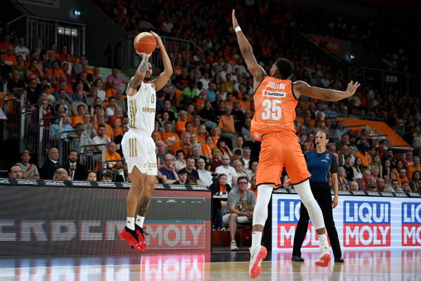 临门一脚能 临门一脚能